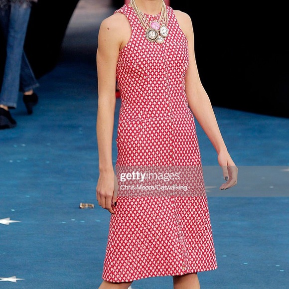 SOLD Authentic Chanel Red and White Tweed Dress size 38 - Picture 13 of 13